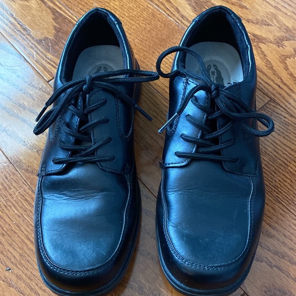 Boy’s size 5.5 Hush Puppies Dress shoes - Picture 3 of 16